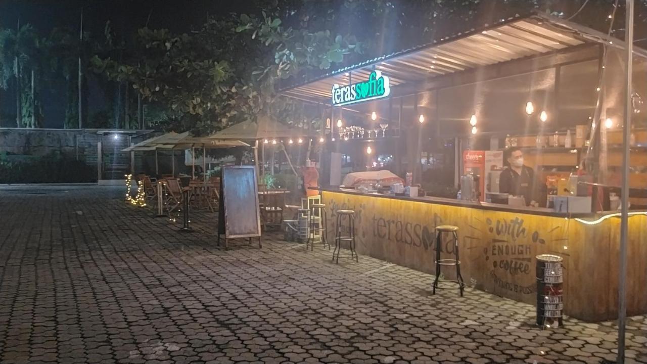 Hotel Sofia Juanda Surabaya 시도알조 외부 사진