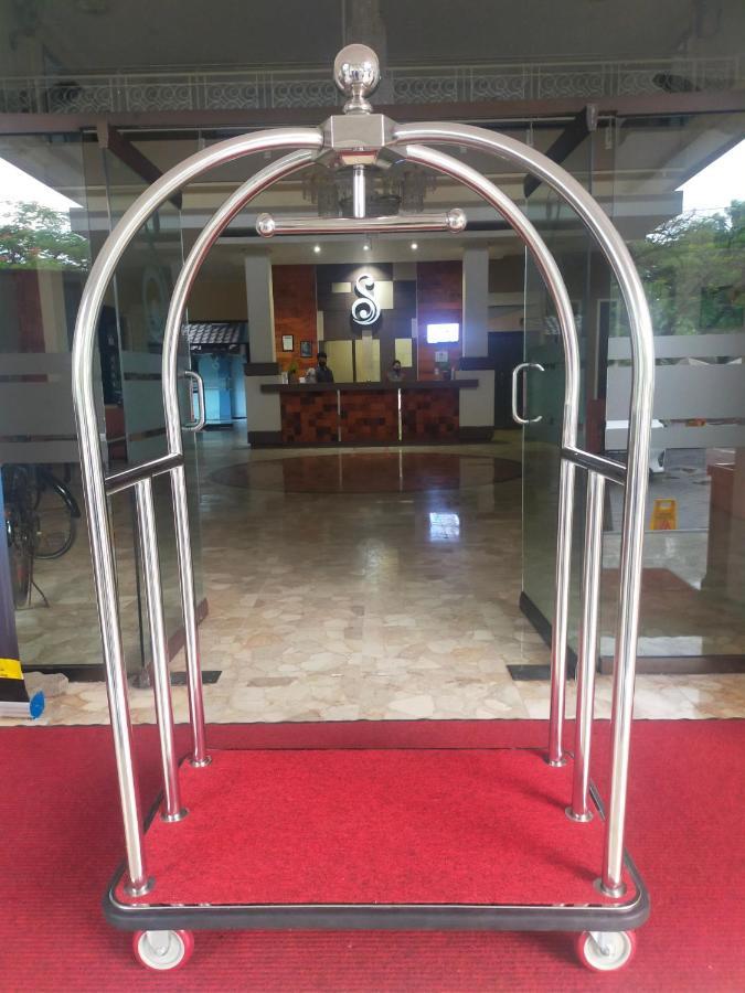 Hotel Sofia Juanda Surabaya 시도알조 외부 사진