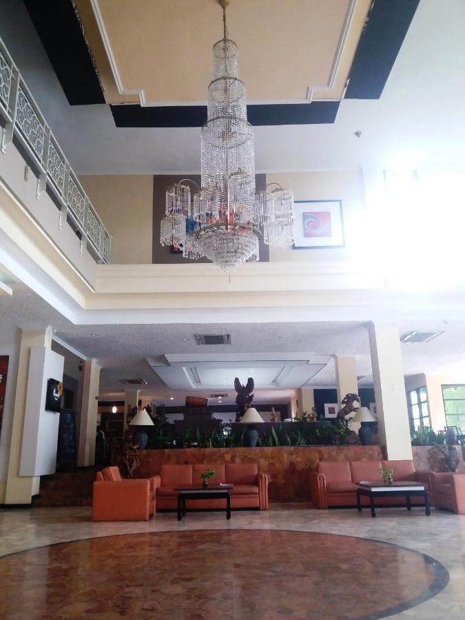 Hotel Sofia Juanda Surabaya 시도알조 외부 사진