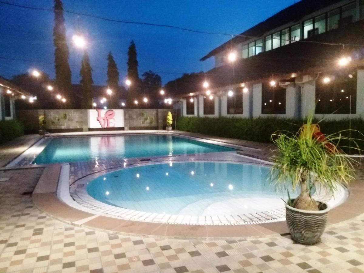 Hotel Sofia Juanda Surabaya 시도알조 외부 사진